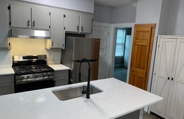 3 beds, 1 bath, 1,900 sqft, $2,950, Unit 1