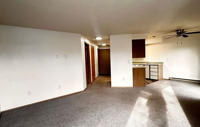 1 bed, 1 bath, 660 sqft, $1,250, Unit H - 074