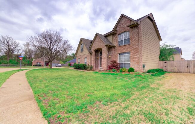 Charming 4 Bed / 2.5 Bath in Broken Arrow!