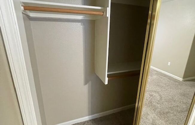 1 bed, 1 bath, 822 sqft, $1,395, Unit 910 H 105