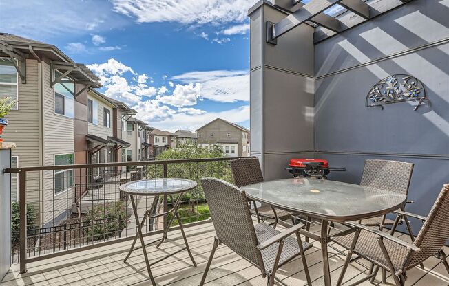 Modern 2 BDR Townhome in Broomfield