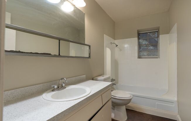 3 beds, 2 baths, 1,240 sqft, $1,500, Unit 1011 A