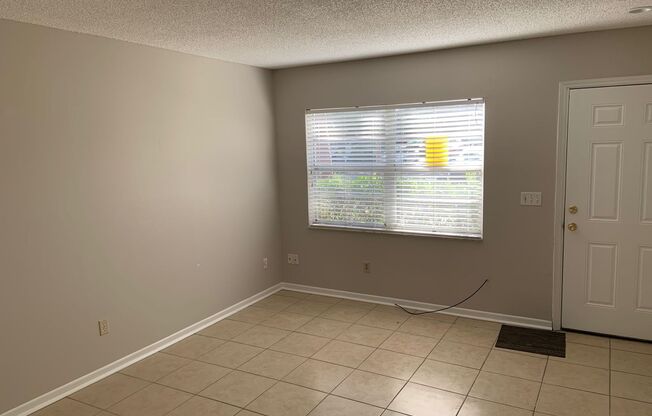 2 Bed/2 Bath Townhouse Very Close to UCF!
