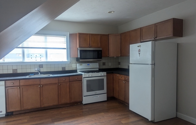 581 PROCTOR AVE