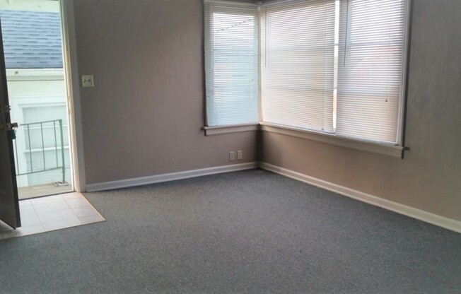 2 beds, 1 bath, 600 sqft, $1,200, Unit 3