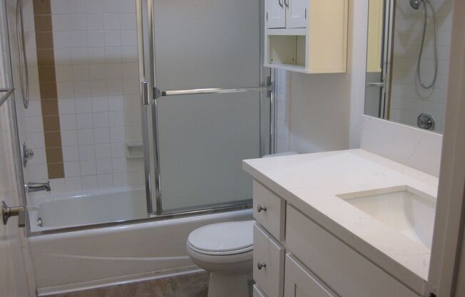 1 bed, 1 bath, 765 sqft, $2,100, Unit 132