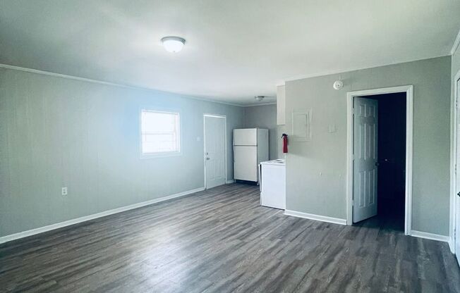 Studio Apartment Near Downtown Lewisburg – Move‑In Special Available