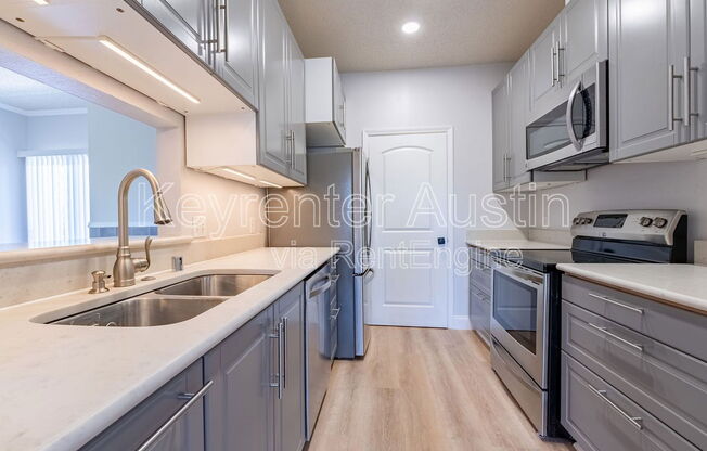 2 beds, 2 baths, 1,004 sqft, $1,650, Unit 380