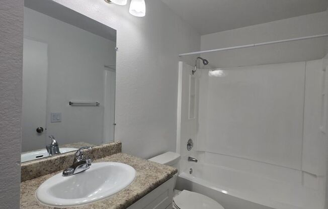 2 beds, 1.5 baths, 840 sqft, $2,295, Unit 650 - 79