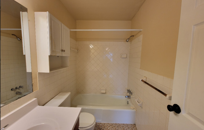 1 bed, 1 bath, 750 sqft, $895, Unit W 105