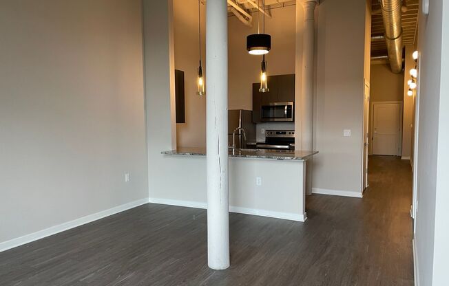 2 beds, 1 bath, 955 sqft, $1,895, Unit Cream City Lofts-412