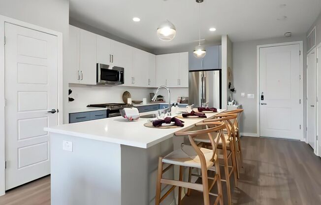 1 bed, 1 bath, 705 sqft, $1,599, Unit 426