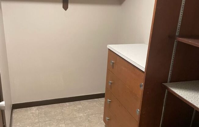 Studio, 1 bath, $695, Unit 506
