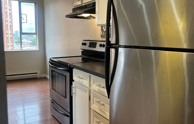 2 beds, 1 bath, 856 sqft, $1,850, Unit 405
