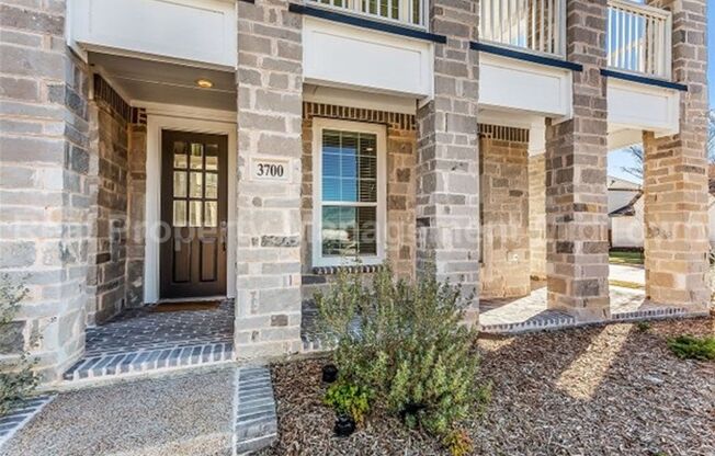 Live Elevated in the Heart of Viridian – Stunning Island Townhome!