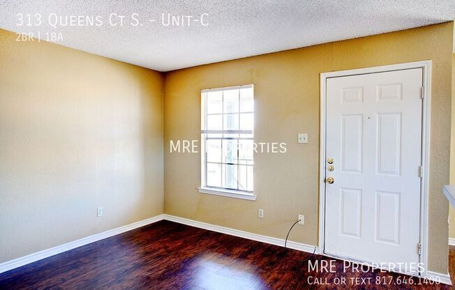 313 QUEENS CT S