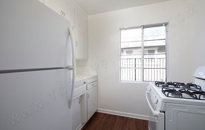 OPEN HOUSE: 11/8 9:30-10:30AM ~ Beautiful Studio Available, A Must See!