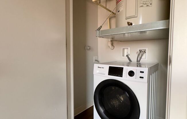1 bed, 1 bath, 499 sqft, $1,638, Unit HA-811