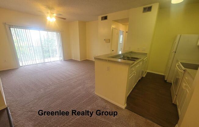 Resort-style living in the heart of Tampa—don’t miss this updated 1BR/1BA condo!