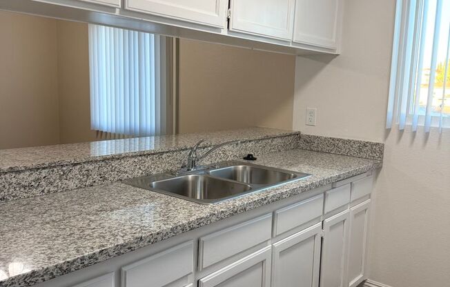 Stratford Arms Apartments