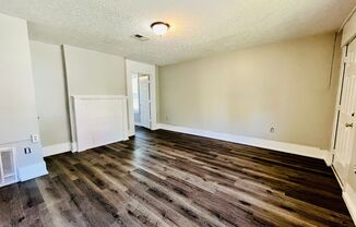 2 beds, 1 bath, $895