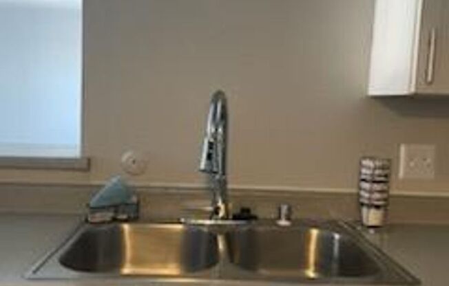 1 bed, 1 bath, $999, Unit 407