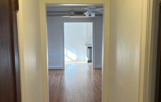 Studio, 1 bath, $1,600, Unit 4403 N. Hamilton - 3E