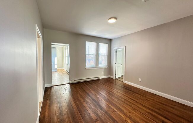 2 beds, 1 bath, $1,550, Unit 5 Hampshire St., Unit 3