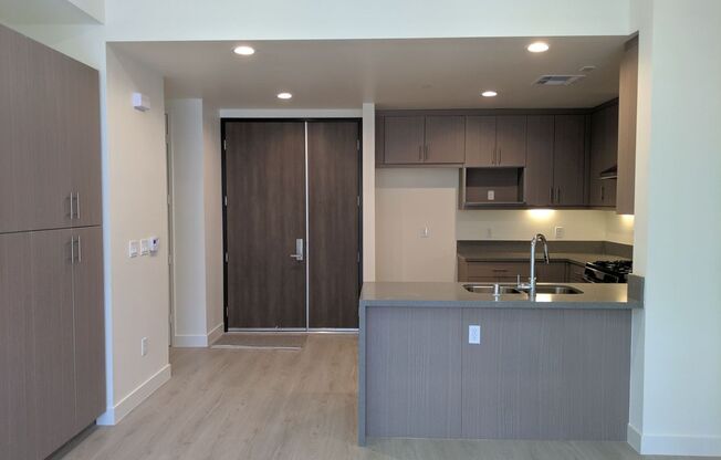 Monterey Bay Square (#308)