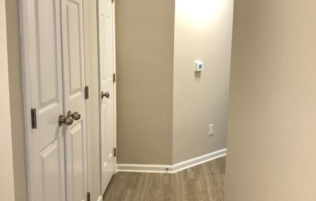 2 beds, 2 baths, 1,270 sqft, $1,600, Unit 2730-4 Pearl Remodel