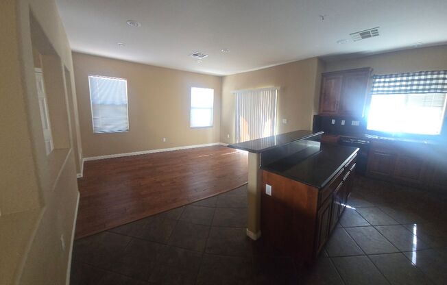 Beautiful 4 Bedroom Home in Mountains Edge