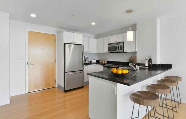 2 beds, 1 bath, 911 sqft, $3,750, Unit 617