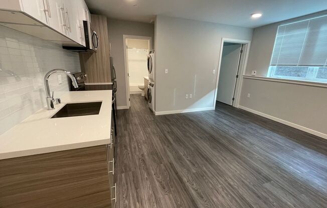 1 bed, 1 bath, 357 sqft, $1,325, Unit 004