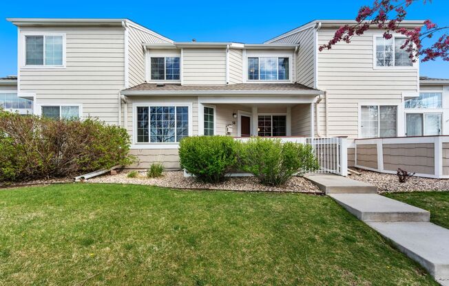 Spacious and Well Cared For 2-Bedroom, 2.5 Bathroom Townhome in Fort Collins!