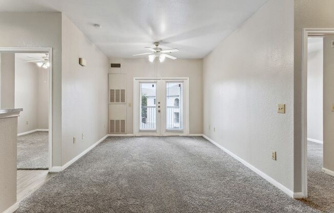 2 beds, 1 bath, 787 sqft, $1,082