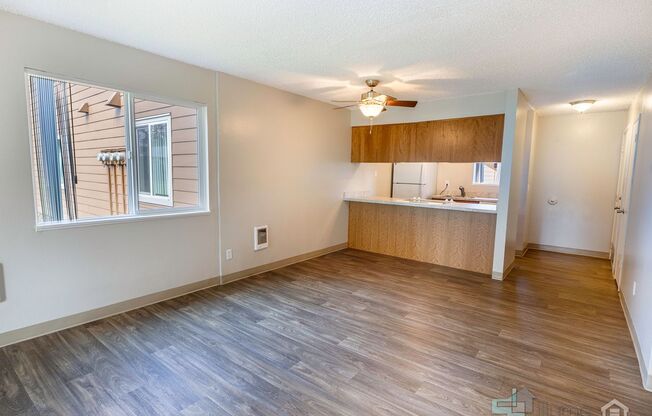 2 beds, 1 bath, 900 sqft, $1,375, Unit Unit 23