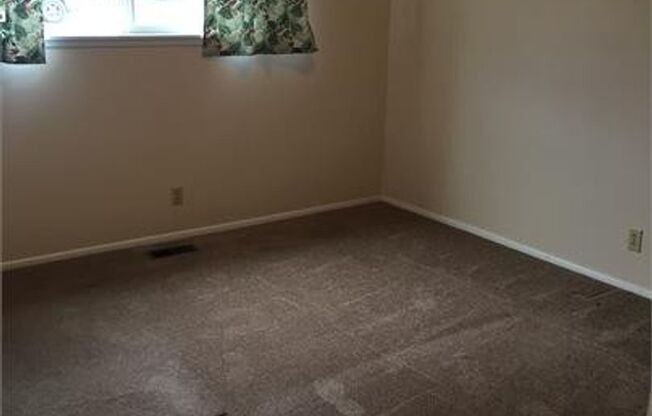 3 beds, 1 bath, $2,200