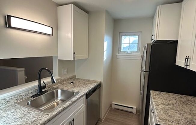 Renovated 1 Bedroom Apartment for Rent!