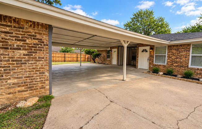 Petersburg Dr 2703 -2705