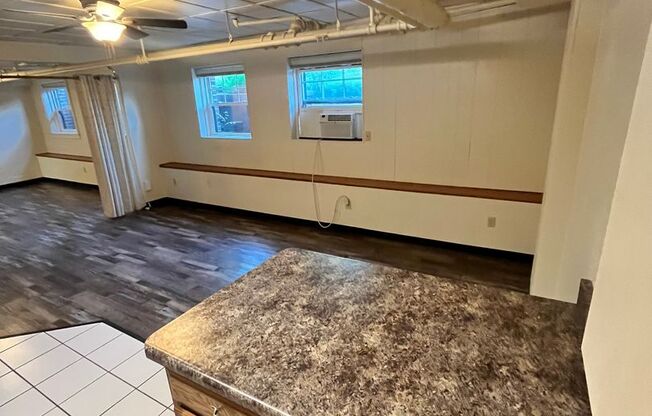 Studio, 1 bath, 485 sqft, $775, Unit B-5