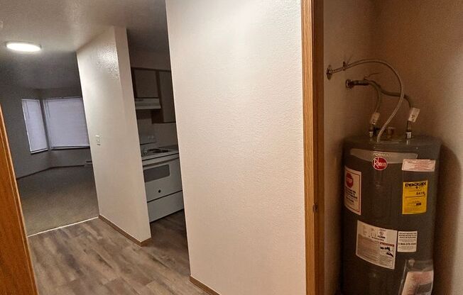 1 bed, 1 bath, 660 sqft, $1,250, Unit H - 031