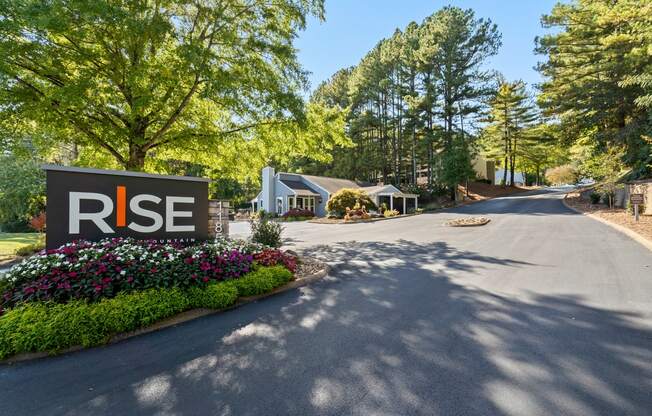 Entrance to Rise at Signal Mountain hill located in
