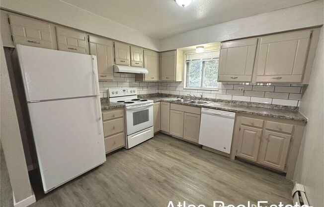 64 NEWPORT CIR