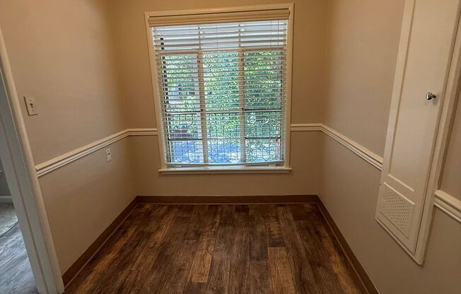 1 bed, 1 bath, $1,600, Unit 12