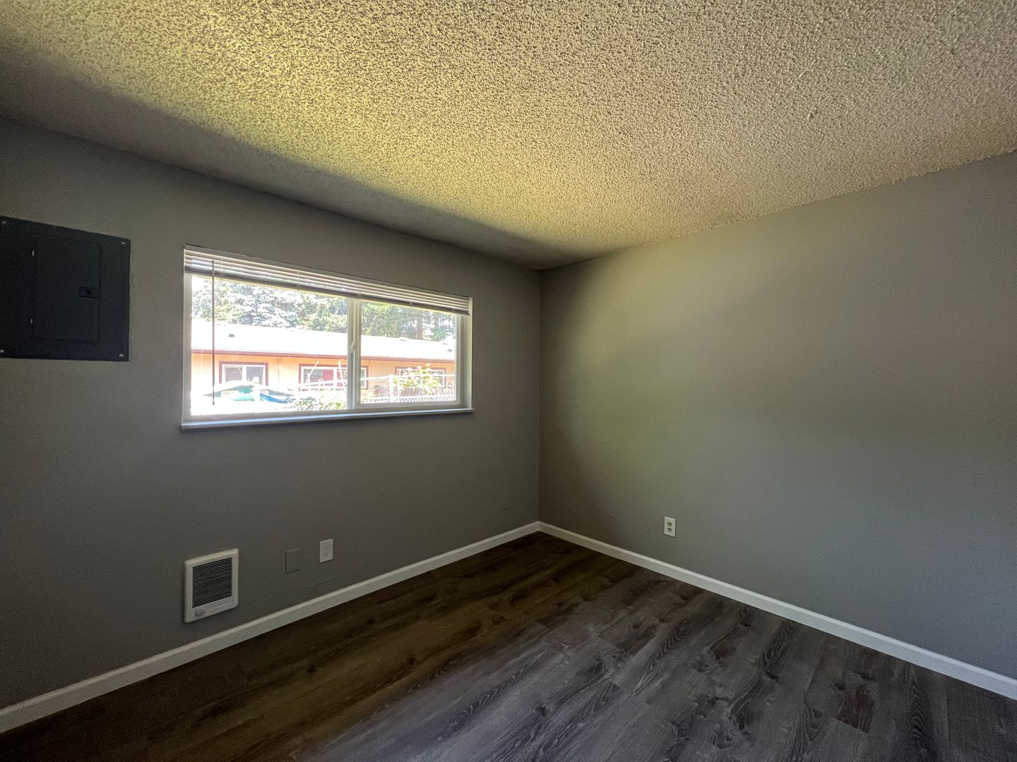 Raintree Apartments