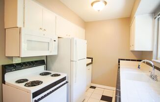 2 beds, 1 bath, $1,575, Unit 04