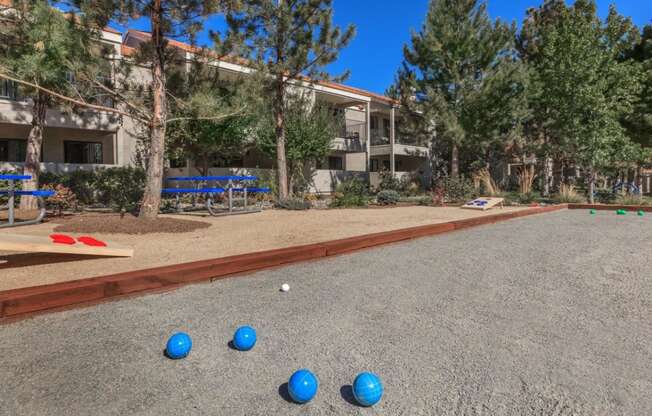 Sagecliff Apartments Outdoor Game Lawn