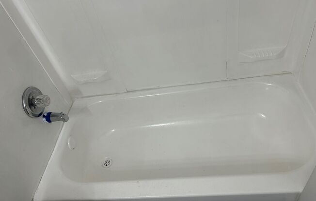 Studio, 1 bath, $1,050, Unit 209