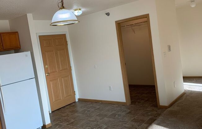 2 beds, 1 bath, 1,000 sqft, $925, Unit 314