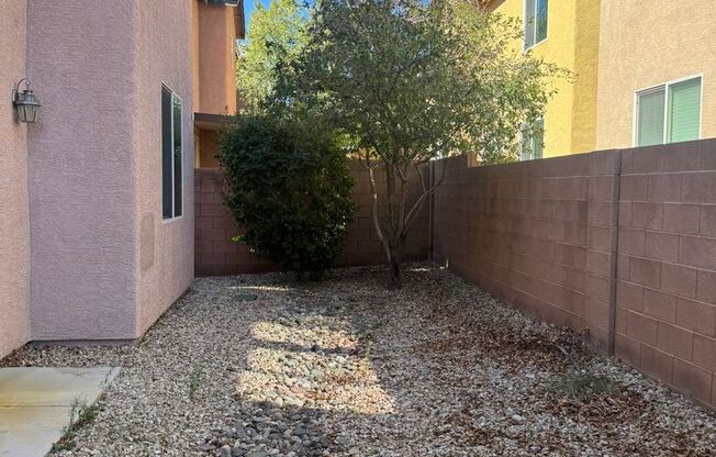 3 beds, 3 baths, $1,995